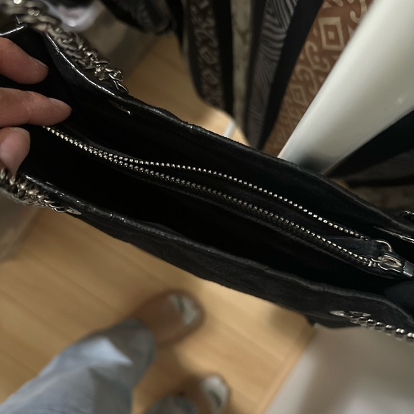 Zara Black Shoulder Bag with Silver Chain - Picture 4 of 4